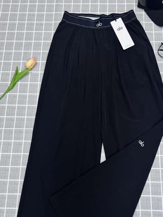 ALO Yoga Pants - Brand new 😀💓ALO Yoga Women's Suit Up Black Trouser (Regular)